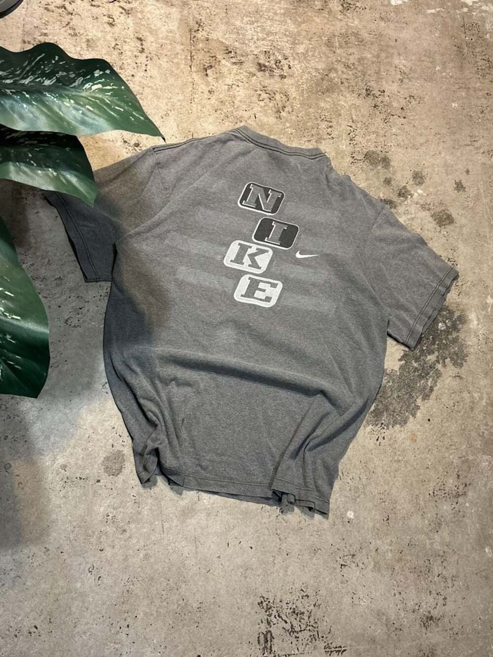 Nike T-Shirt Size M Gray Athletics Spell Out Vintage